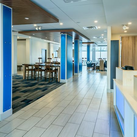 Holiday Inn Express & Suites - Medford By Ihg Buitenkant foto