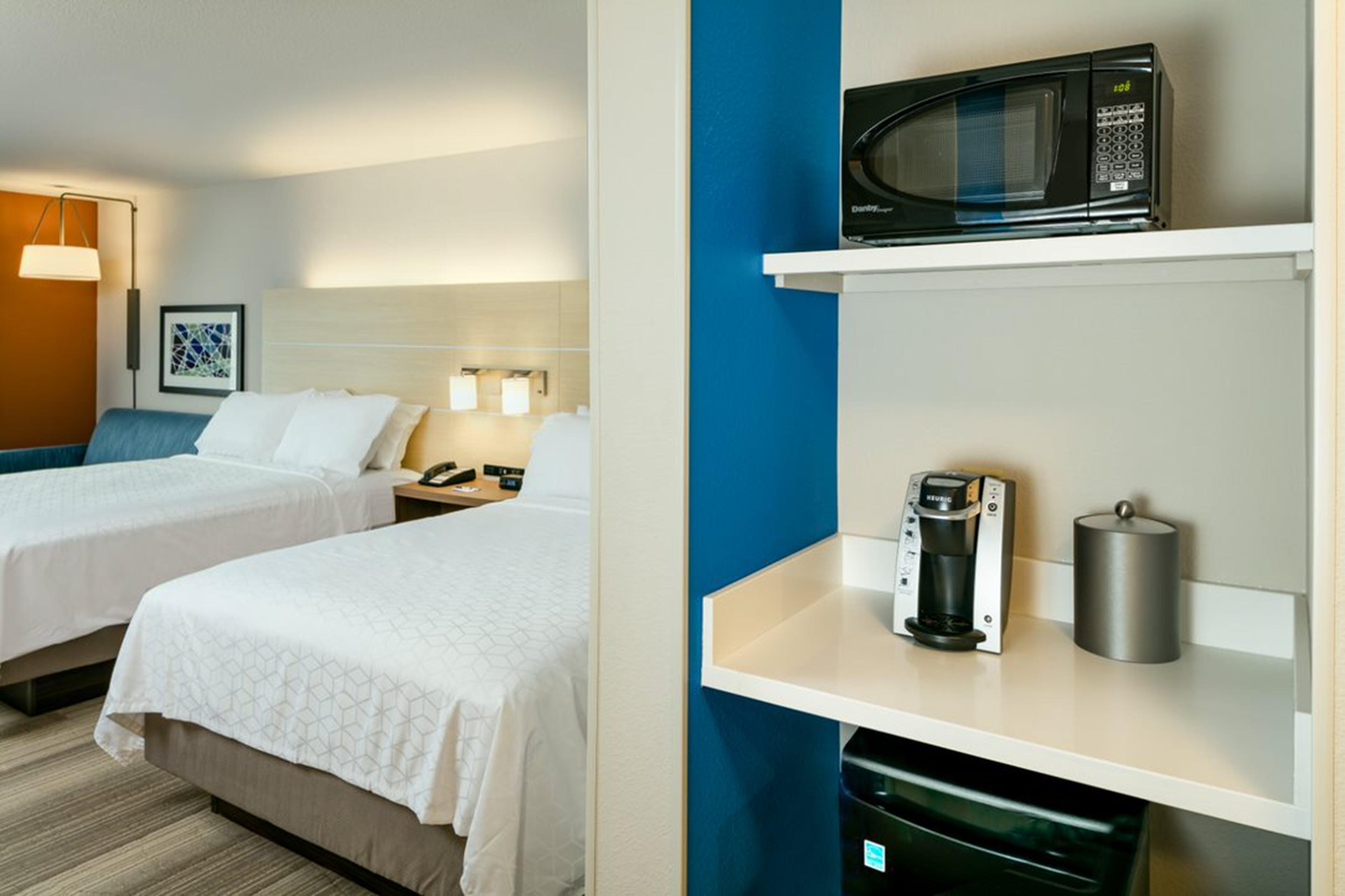 Holiday Inn Express & Suites - Medford By Ihg Buitenkant foto