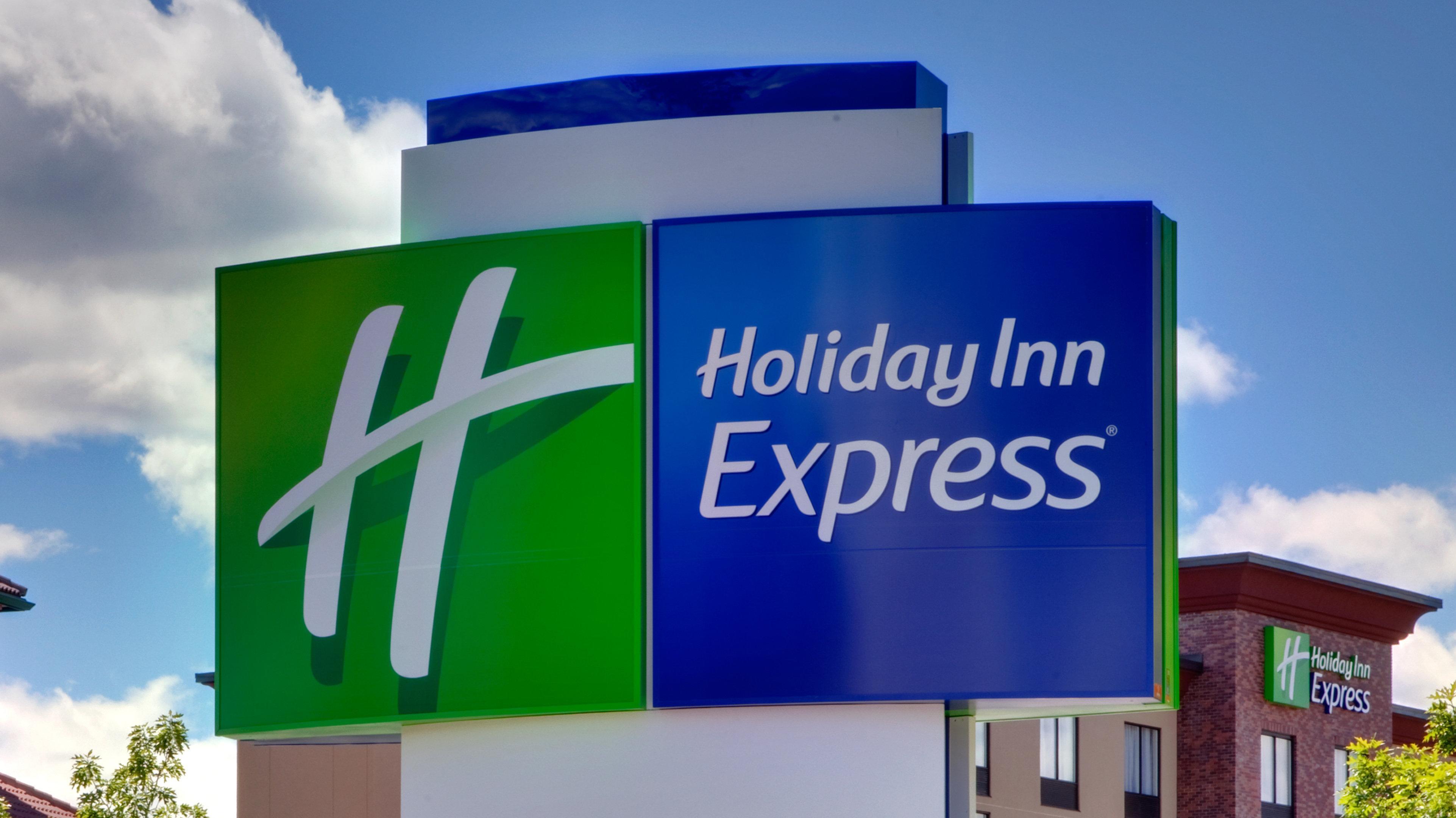 Holiday Inn Express & Suites - Medford By Ihg Buitenkant foto
