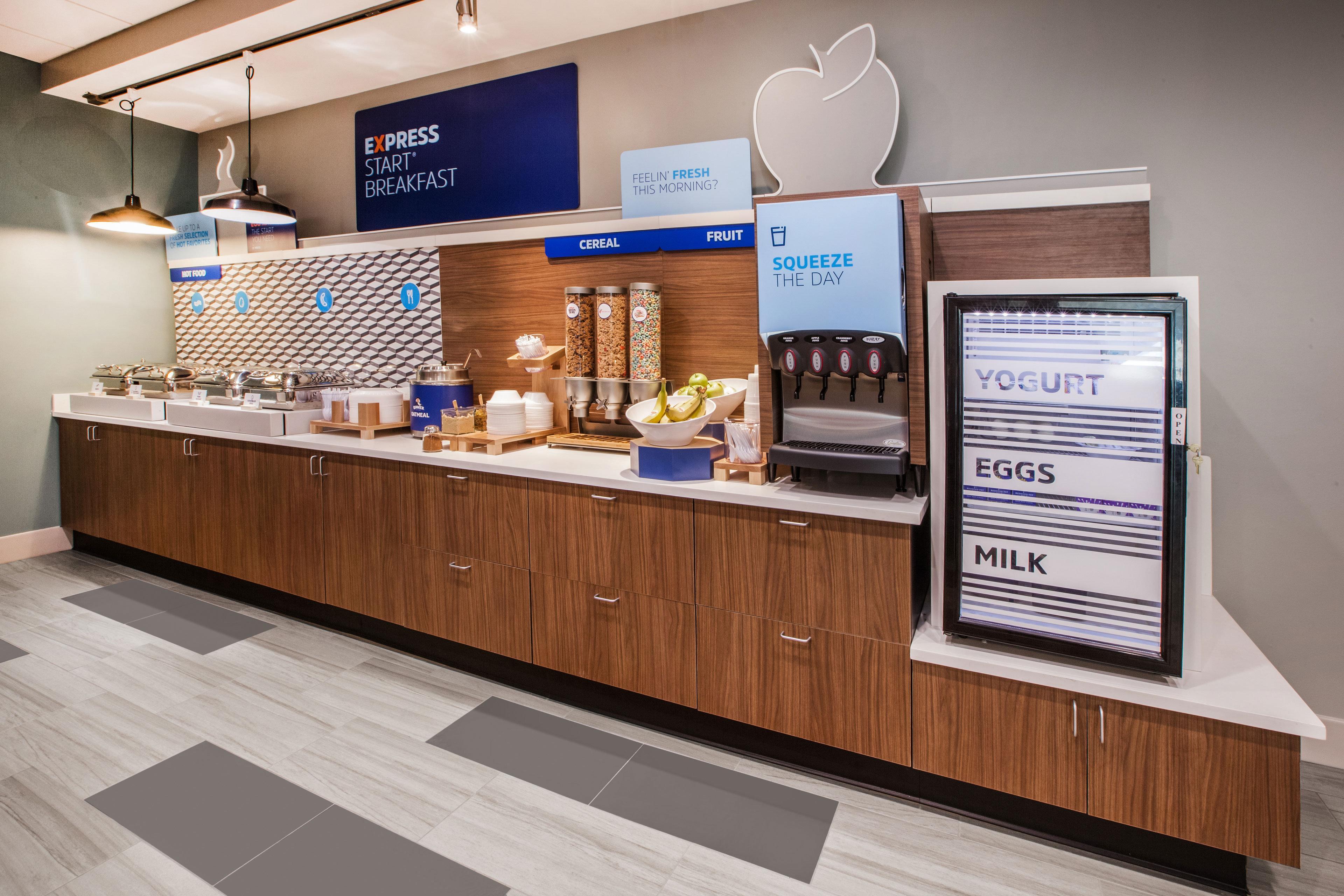 Holiday Inn Express & Suites - Medford By Ihg Buitenkant foto